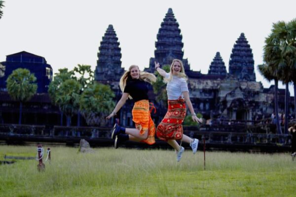 Angkor Wat Small Tour Sunrise Free Breakfast and Kampong Phluk Sunset - Image 16