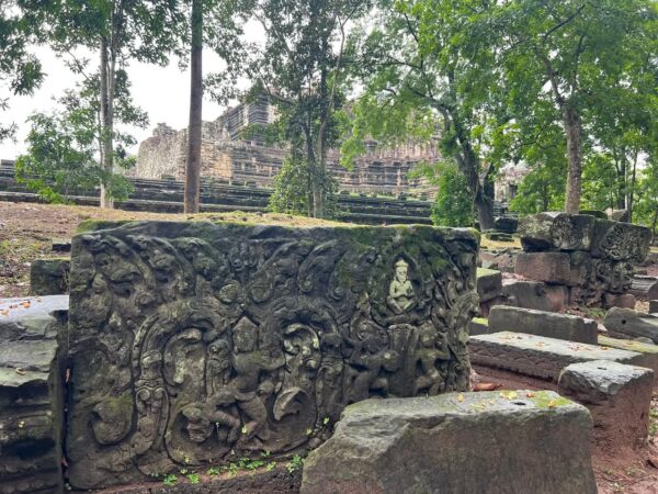 Angkor Wat Small Sunrise Private tour & Free Breakfast - Image 15