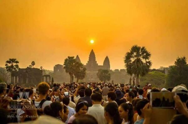 Angkor Wat Sunrise Small Tour and Free Breakfast