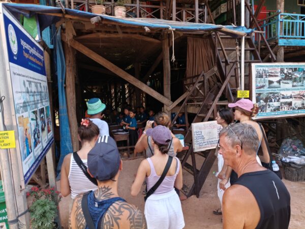 Kampong Phluk floating Village and Tonle Sap Morning Private Tour - Image 4