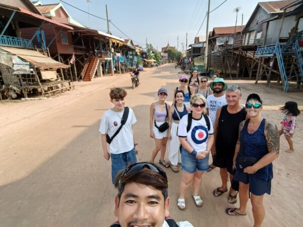 Afternoon Kampong Phluk floating Village and Tonle Sap Sunset Private Tour - Image 3