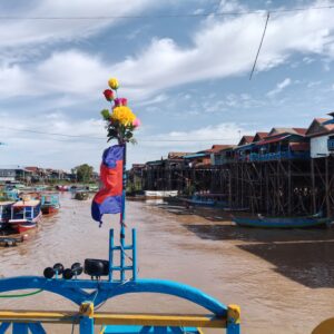 Kampong Phluk floating Village and Tonle Sap Morning Private Tour