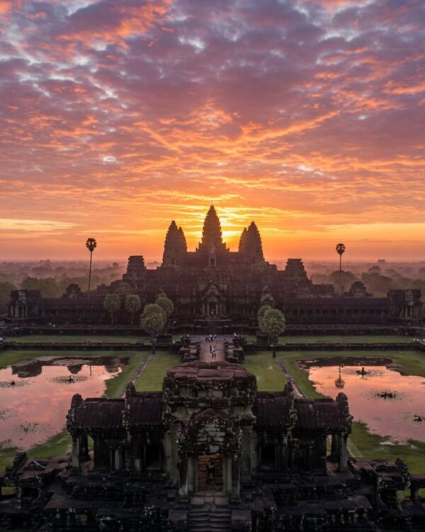 Angkor Wat Sunrise Small Tour and Free Breakfast - Image 5