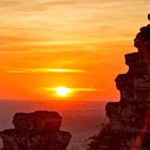 Angkor Wat Day Tour Small-Group and Free Lunch Sunset
