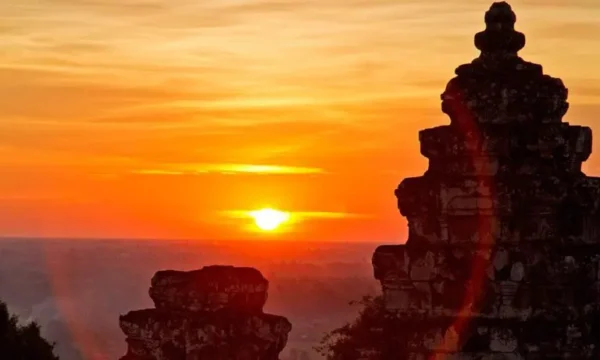 Angkor Wat Day Tour Small-Group and Free Lunch Sunset