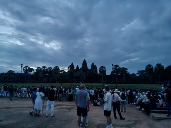 Angkor Wat Small Sunrise Private Tour Free Breakfast and Kompong Phluk Sunset - Image 15