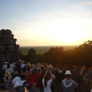 Day tour Angkor Wat Small - Private Sunset tour and Free Lunch